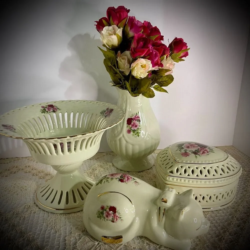 Vintage Formalities Baum Bros Victorian Rose Porcelain Vase Gold Trim 7.5